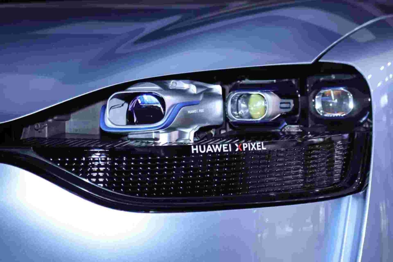 Faróis inteligentes podem transformar carros em cinema